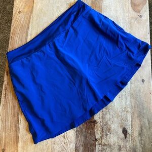 Nike dri fit size large golf skirt with shorts EUC blue